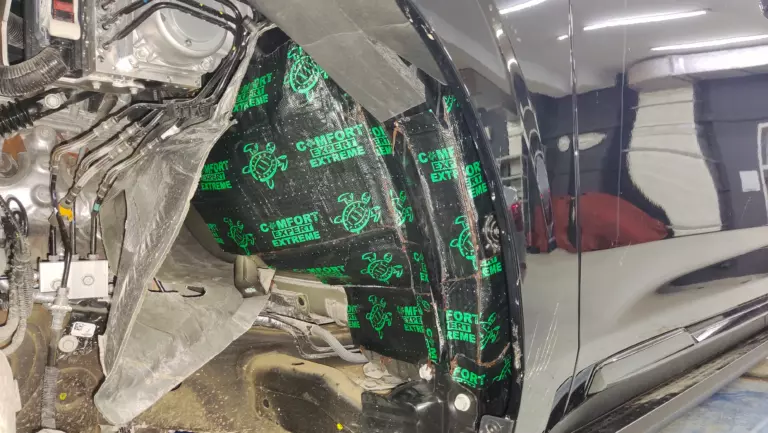 Шумоизоляция арок Cadillac Escalade-4