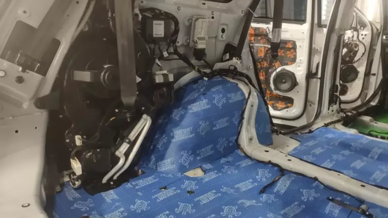 Шумоизоляция багажника Exeed VX-4