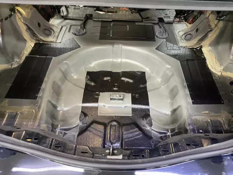 Шумоизоляция багажника Ford Mondeo-1