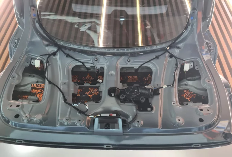 Шумоизоляция дверей Geely Tugella-8