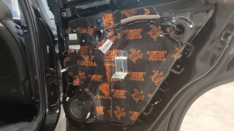 Шумоизоляция дверей Geely Tugella-6