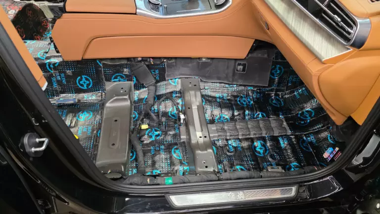 Шумоизоляция пола Hongqi H9-4