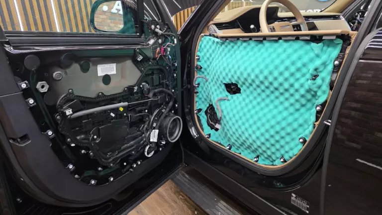 Шумоизоляция дверей Land Rover Range Rover-4