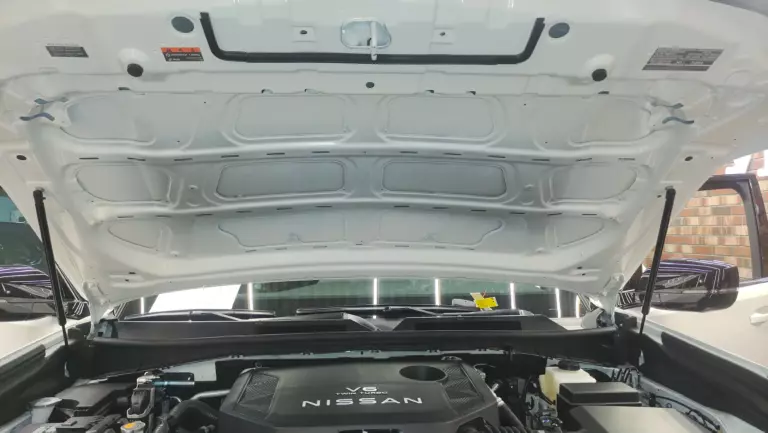 Шумоизоляция капота Nissan Armada-1