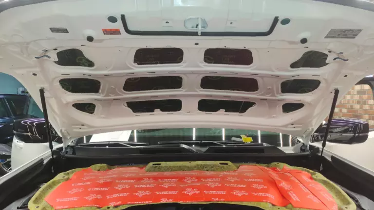 Шумоизоляция капота Nissan Armada-2