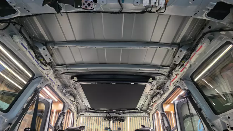 Шумоизоляция крыши Nissan Armada-1
