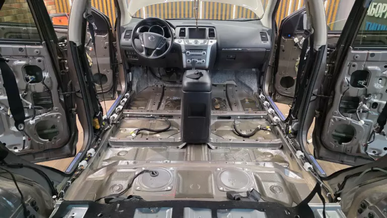 Шумоизоляция пола Nissan Murano-1