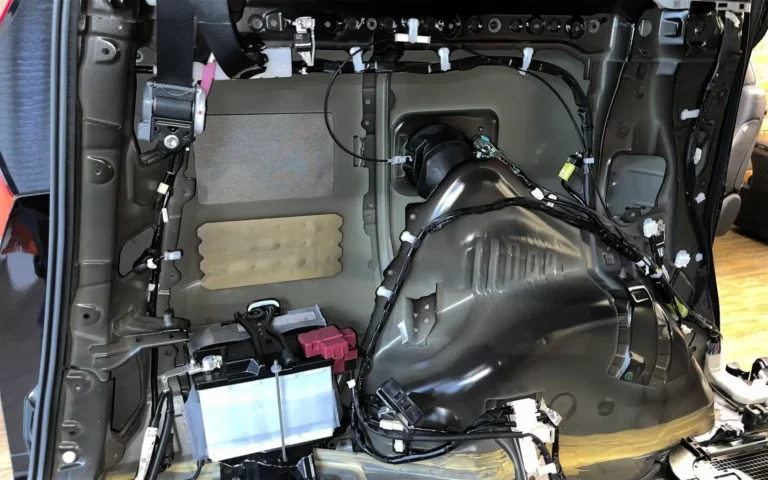 Шумоизоляция багажника Toyota Alphard 2017-1