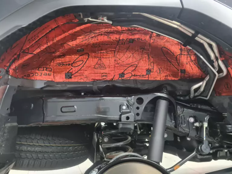 Шумоизоляция арок Toyota Land Cruiser Prado 250-4
