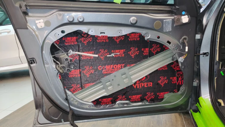 Шумоизоляция дверей Volvo V90-2