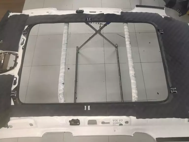 Шумоизоляция крыши Volvo XC60 -2