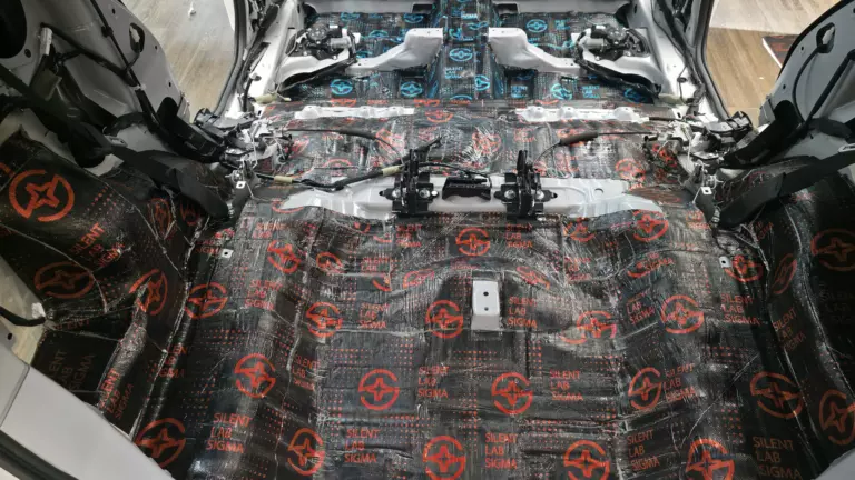 Шумоизоляции багажника Toyota Roomy-4