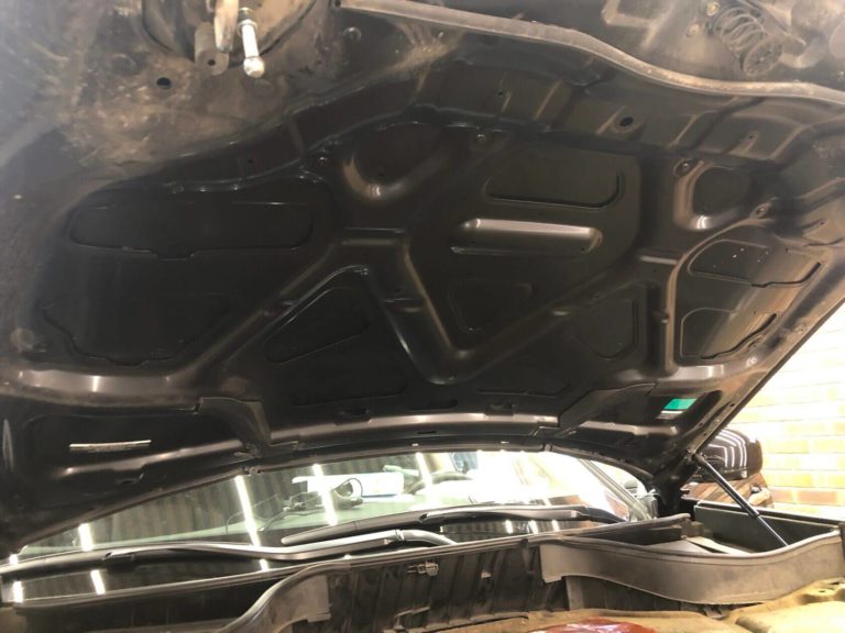 Шумоизоляция капота Infiniti QX70 2017 -1