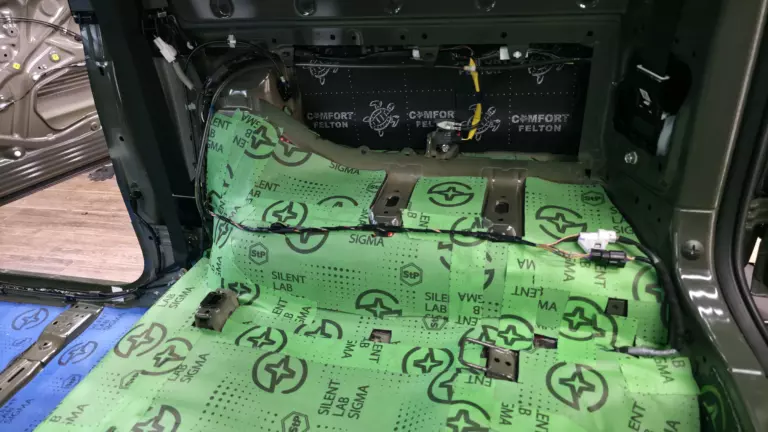 Шумоизоляция багажника Suzuki Jimny-9
